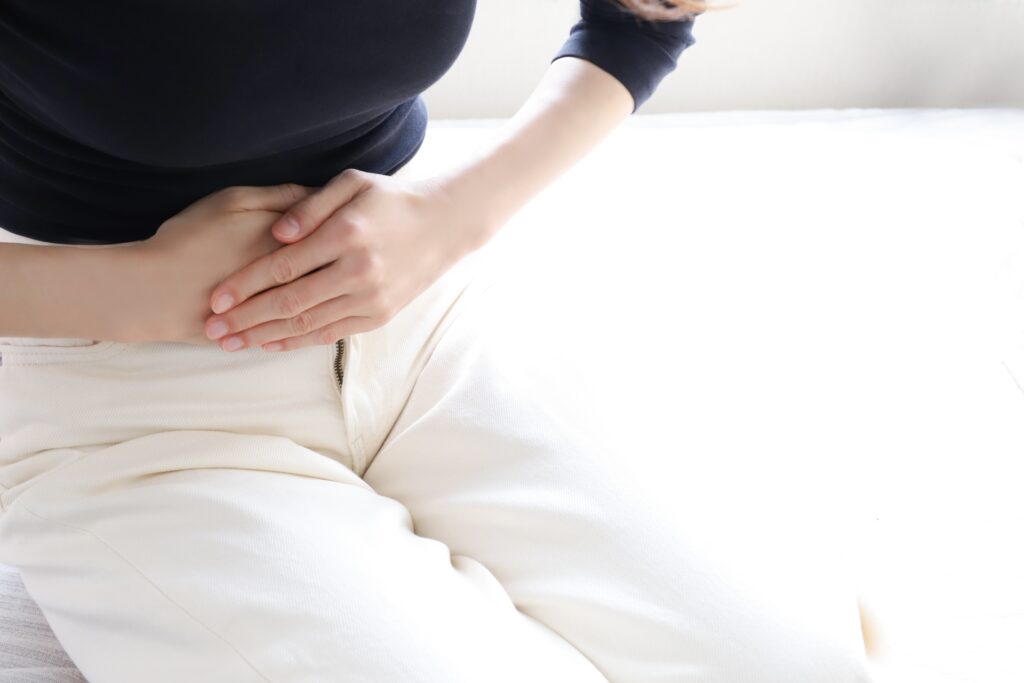 咳やくしゃみで漏れた… それ、骨盤底筋のゆるみかも